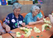 원예치료 -꽃목걸이 만들기